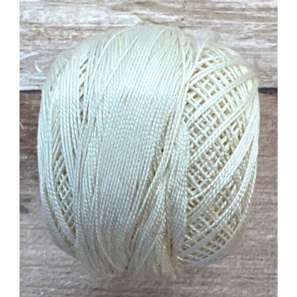 DMC Perle Cotton Thread Ball Size 12 Col.712 Cream 10g Fine Embroidery & Crochet - Picture 2 of 2